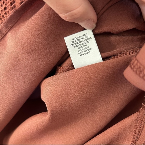 Soho Jeans Mauve Knit Women's Sleeveless Crochet 2 Layer Top - Picture 4 of 7